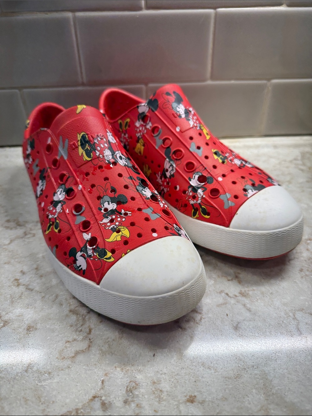 Native Kids Red Minnie Mouse Slip-On Sneakers